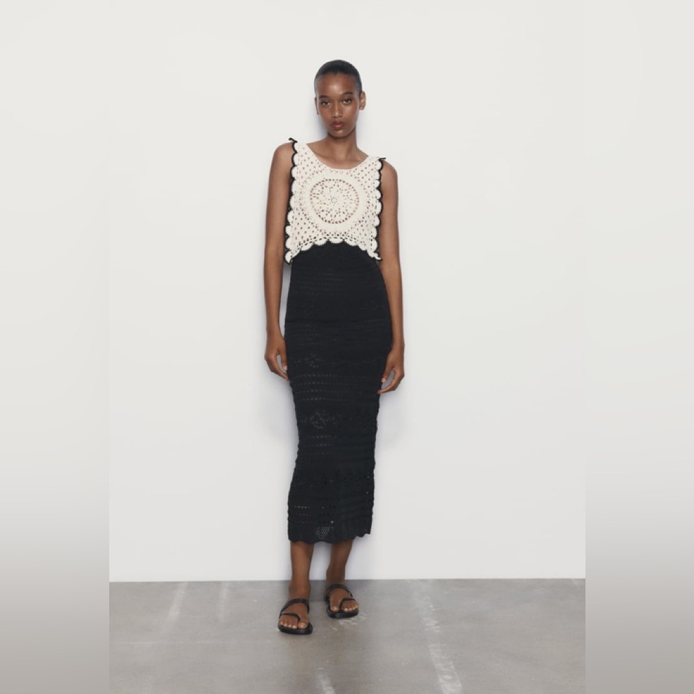 ZARA CONTRAST CHENILLE DRESS.  Size S.  New with tag. 
Black / White